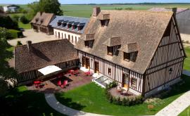 Manoir de Surville extérieur - Au rendez-vous des Normands