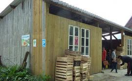 La Cabane Penchée extérieur - Au rendez-vous des Normands