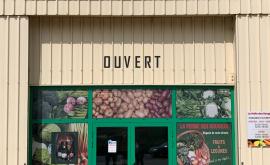 La halle des Rougeas extérieur - Au rendez-vous des Normands