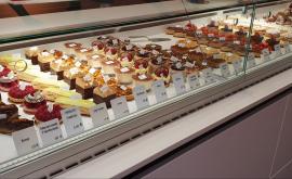 Patisserie Julien vitrine - Au rendez-vous des Normands