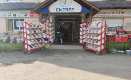 Ressourcerie L'Abri les Andelys entrée - Au rendez-vous des Normands 