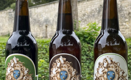 Trois bières d'abbaye : la Scottici Generis (noire) la Saint-Wandrille (blonde ambrée) la Sicera Humolone (blonde blanche)